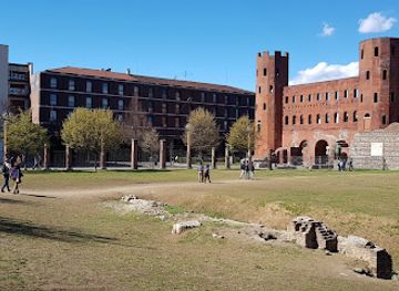 italy/piedmont/attraction/palatine-gate