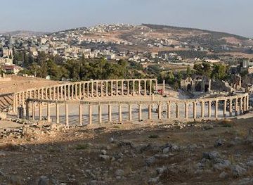 jordan/umm-qais/attraction/oval-plaza