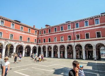 italy/venice/attraction/campo-san-giacomo-di-rialto