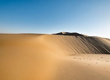 qatar/khor-al-adaid-inland-sea/attraction/al-baker-dune