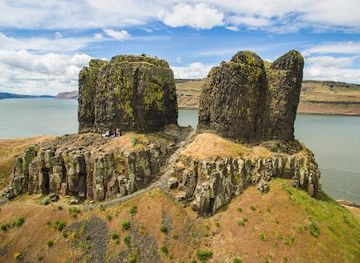 oregon/benton-county/attraction/twin-sisters-rock