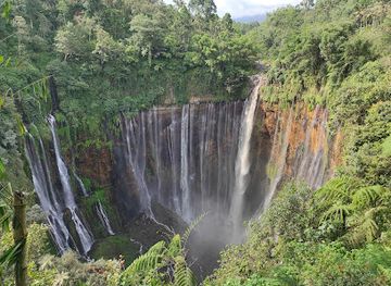 indonesia/east-java/attraction/tumpak-sewu-waterfall