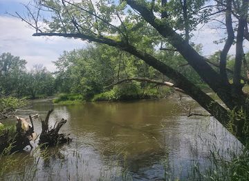 illinois/rock-river-valley/attraction/colored-sands-forest-preserve