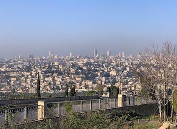 israel/ein-gedi/attraction/temple-mount-sifting-project-parking