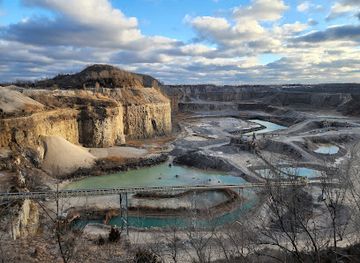 indiana/fort-wayne/attraction/hanson-quarry-observation-deck