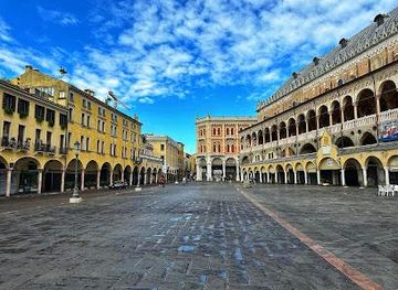 italy/venice/attraction/piazza-delle-erbe