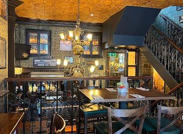 ireland/bray/attraction/the-oval-bar