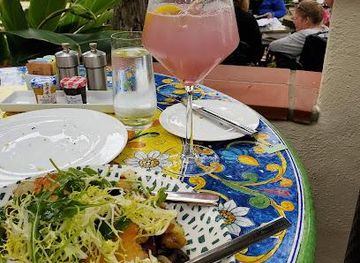 california/santa-barbara/attraction/the-spa-at-four-seasons-resort-the-biltmore-santa-barbara