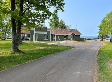 wisconsin/apostle-islands/attraction/little-sand-bay-campground