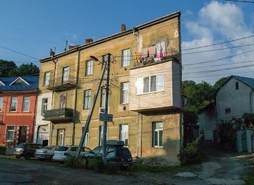 ukraine/tysovets/attraction/house-with-one-wall