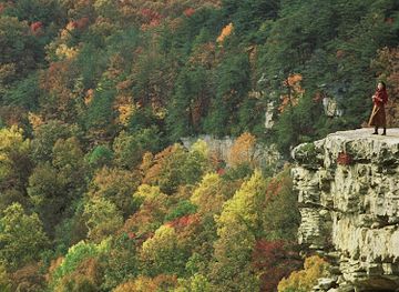 tennessee/cumberland-plateau/attraction/south-cumberland-state-park-visitor-s-center