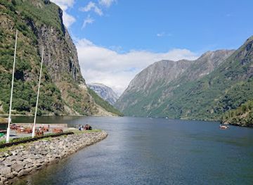 norway/gudvangen/attraction/laegdafossen-waterfall