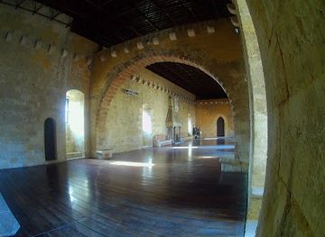 italy/apulia/attraction/castello-normanno-svevo