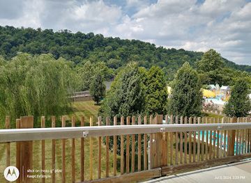 pennsylvania/laurel-highlands/attraction/sandcastle-water-park