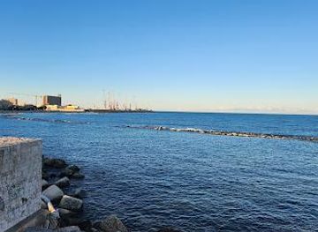 italy/bari/attraction/faro-molo-sant-antonio