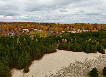 michigan/sleeping-bear-dunes-national-lakeshore/attraction/houdek-dunes-natural-area-the-leelanau-conservancy