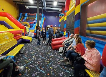iowa/urbandale/attraction/pump-it-up-urbandale-kids-birthdays-and-more