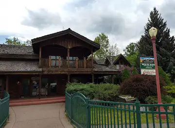 Wallowology Natural History Discovery Center