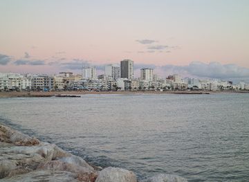 portugal/vilamoura/attraction/farol-de-quarteira-molhe-este