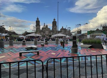 mexico/mexico-city/centro-historico/attraction/plaza-de-la-constitucion