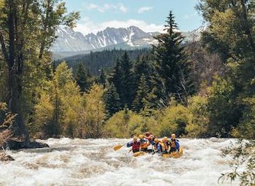 colorado/breckenridge/attraction/breckenridge-whitewater