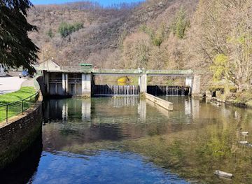 belgium/luxembourg/attraction/esch-sur-sure-zicht-op-waterval