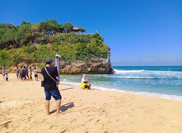 indonesia/yogyakarta/attraction/drini-beach