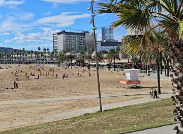 spain/barcelona/barceloneta/attraction/jetty
