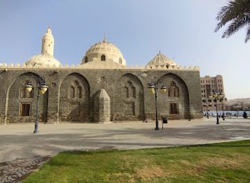 saudi-arabia/medina/attraction/masjid-al-ghamamah