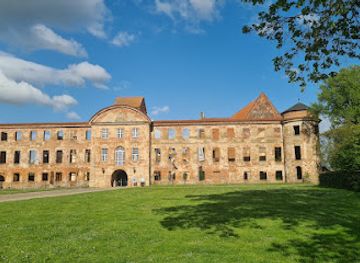 germany/pomerania/attraction/dargun-palace