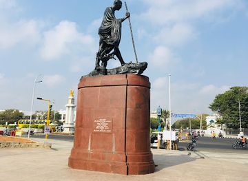 india/chennai/egmore/attraction/mahatma-gandhi-statue