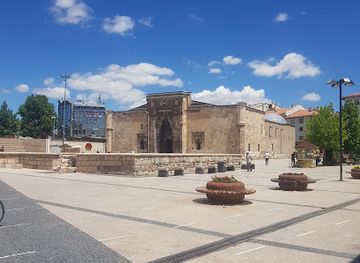 turkiye/isauria/attraction/sifaiye-madrasah