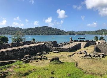 panama/portobelo/attraction/ruinas-de-portobelo-fuerte-santiago