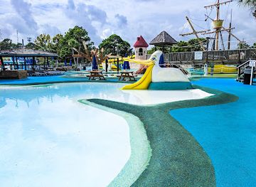 florida/panama-city-beach/attraction/shipwreck-island-waterpark