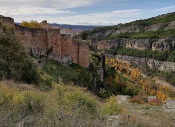 spain/cuenca/attraction/muralla-y-arco-de-bezudo