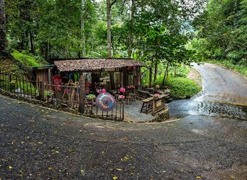 thailand/phi-pan-nam-range/attraction/mae-kampong-waterfall