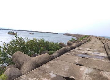malaysia/terengganu/attraction/marang-wave-breaker