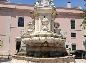 portugal/cascais/attraction/chafariz-da-praca-teofilo-braga