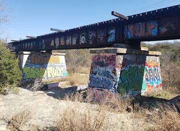 texas/central-texas/attraction/the-rail-bridge