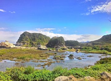 philippines/ilocos-norte/attraction/kapurpurawan-rock-formation