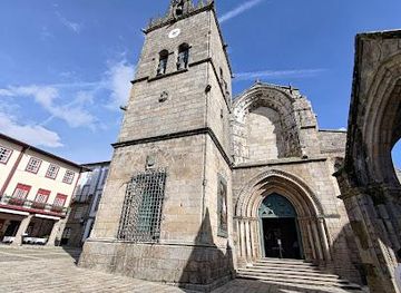 portugal/ponte-de-lima/attraction/igreja-de-nossa-senhora-da-oliveira