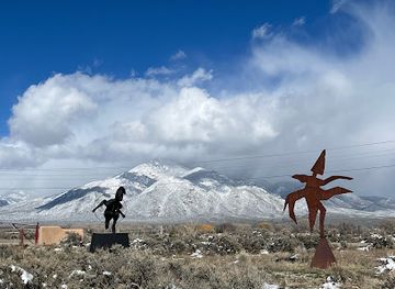 new-mexico/sangre-de-cristo-mountains/attraction/millicent-rogers-museum