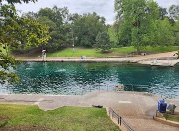 texas/austin/attraction/barton-springs-municipal-pool