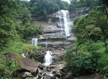 sri-lanka/ratnapura-district/attraction/alupola-ella