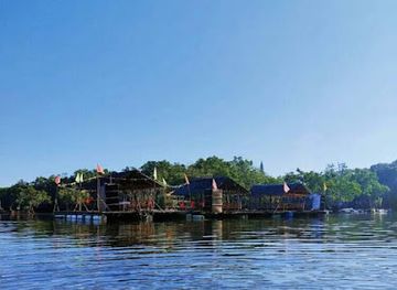 philippines/bohol/tagbilaran-city/attraction/elly-s-floating-cottage