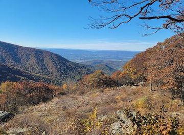 virginia/shenandoah-national-park/attraction/crescent-rock-overlook