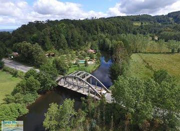 chile/valdivia/attraction/borde-rio-camping-cabanas-piscinas-centro-de-eventos-park