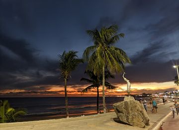 brazil/salvador/itapua/attraction/mermaid-of-itapua