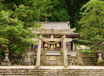 japan/kanazawa/attraction/hachiman-shrine-shirakawa