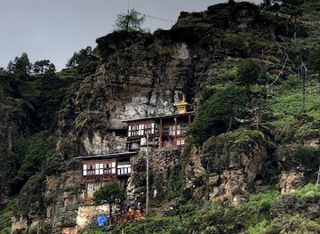 bhutan/gasa/attraction/bumdrak-monastery